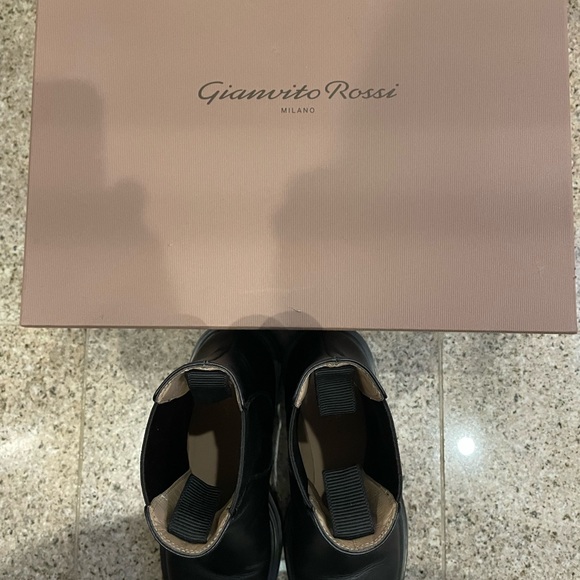 Gianvitto Rossi Chelsea Boot - Picture 5 of 5